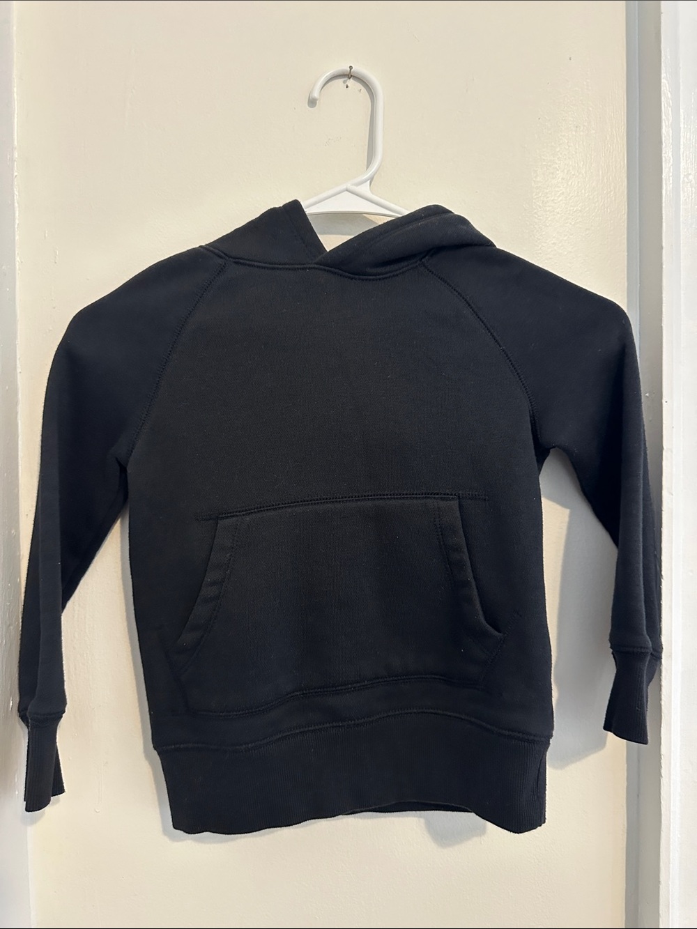 Amazon Essentials Kids Black Pullover Hoodie Sweatshirt